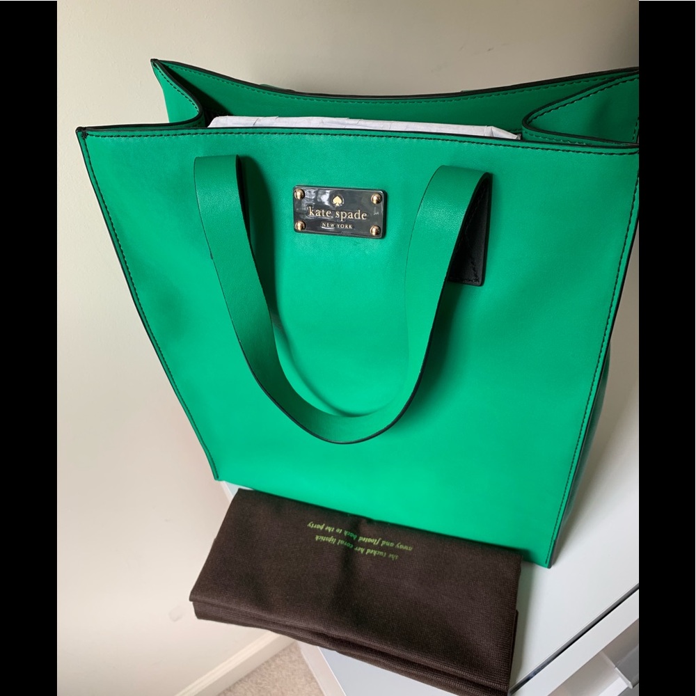 Brand New Kate Spade Tote & dust bag